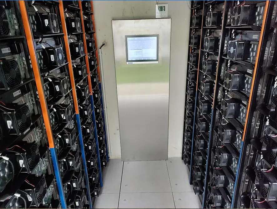 WEMAG Batteriespeicher (WBS) mit Bedienpanel - Innenansicht